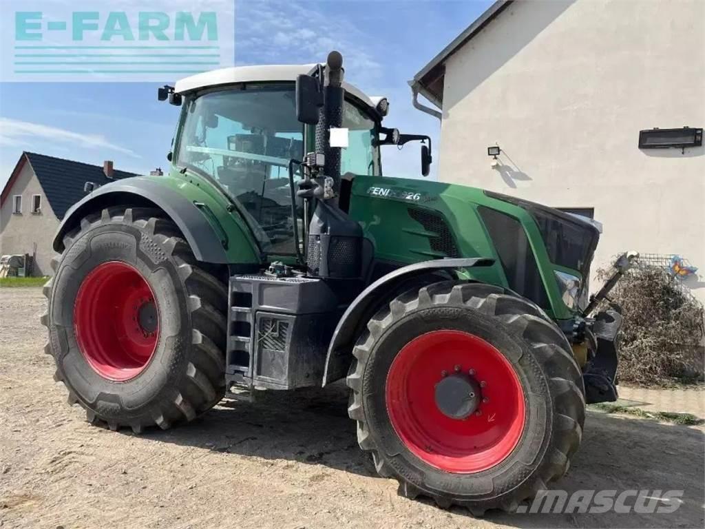 Fendt 826 vario Tractoare