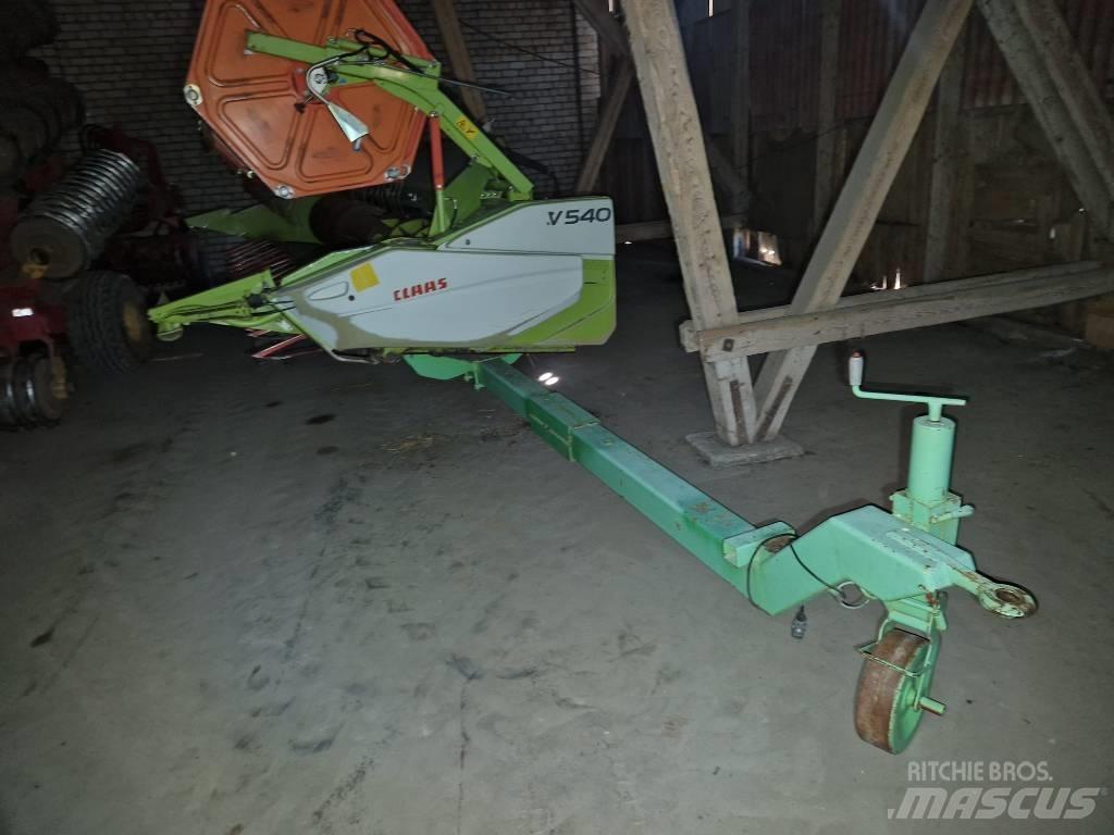 CLAAS Tucano 320 Combine de secerat