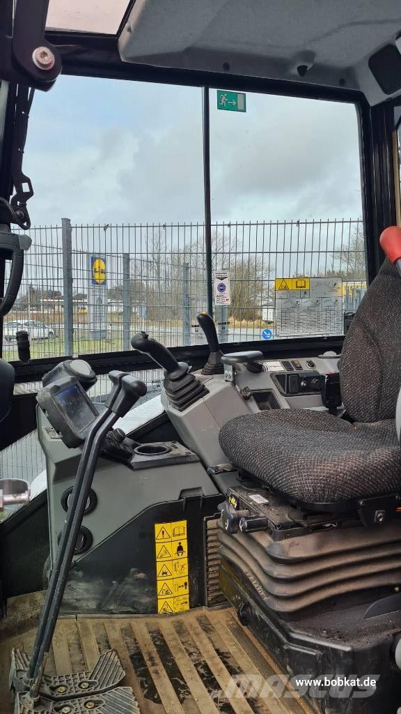 Bobcat E 60 Mini excavatoare < 7t