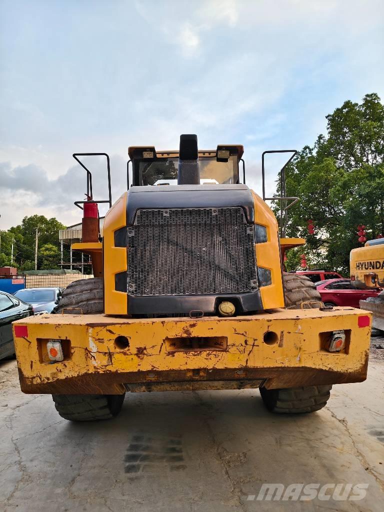 Volvo L 120 Incarcator pe pneuri