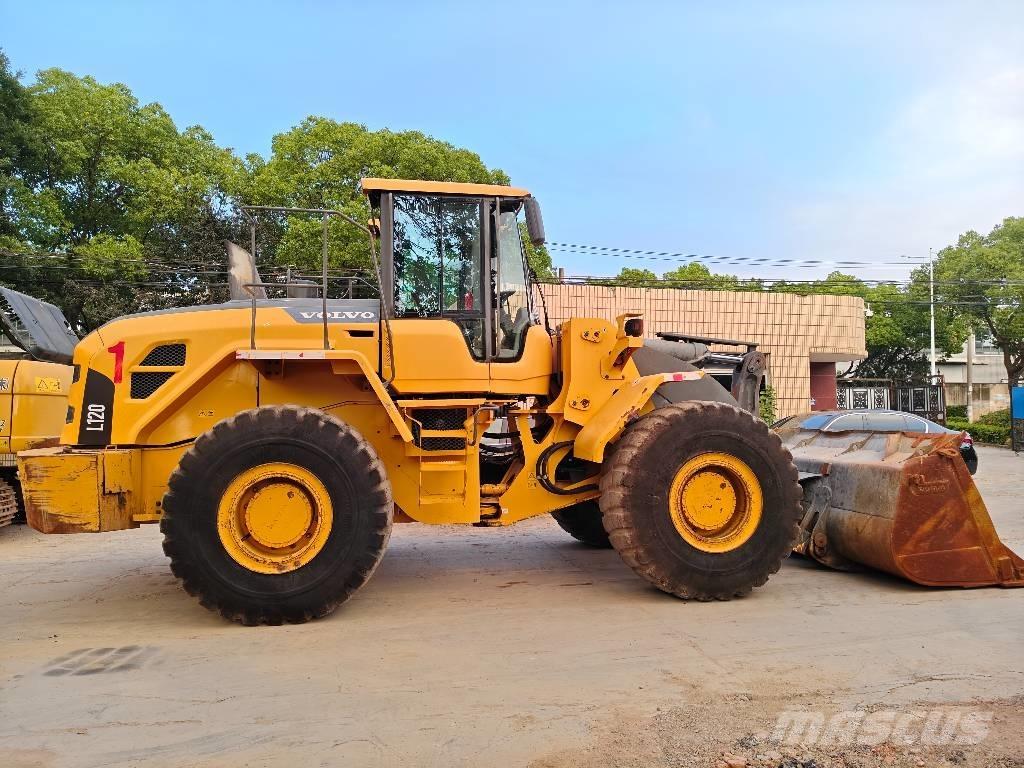 Volvo L 120 Incarcator pe pneuri