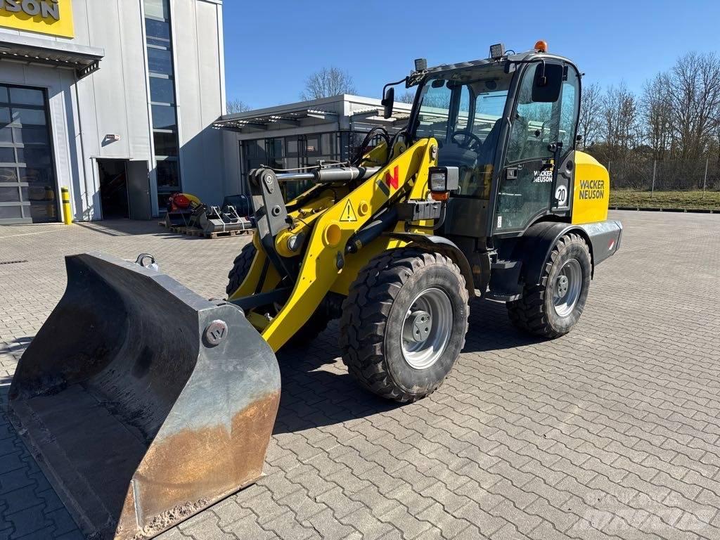 Wacker Neuson WL 70 Incarcator pe pneuri