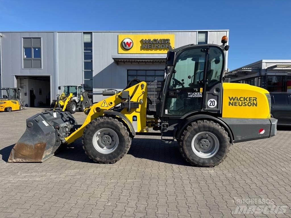 Wacker Neuson WL 70 Incarcator pe pneuri