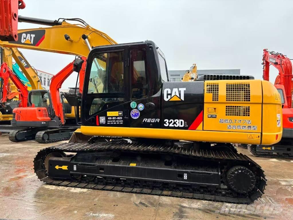 CAT 323 D L Excavatoare pe șenile
