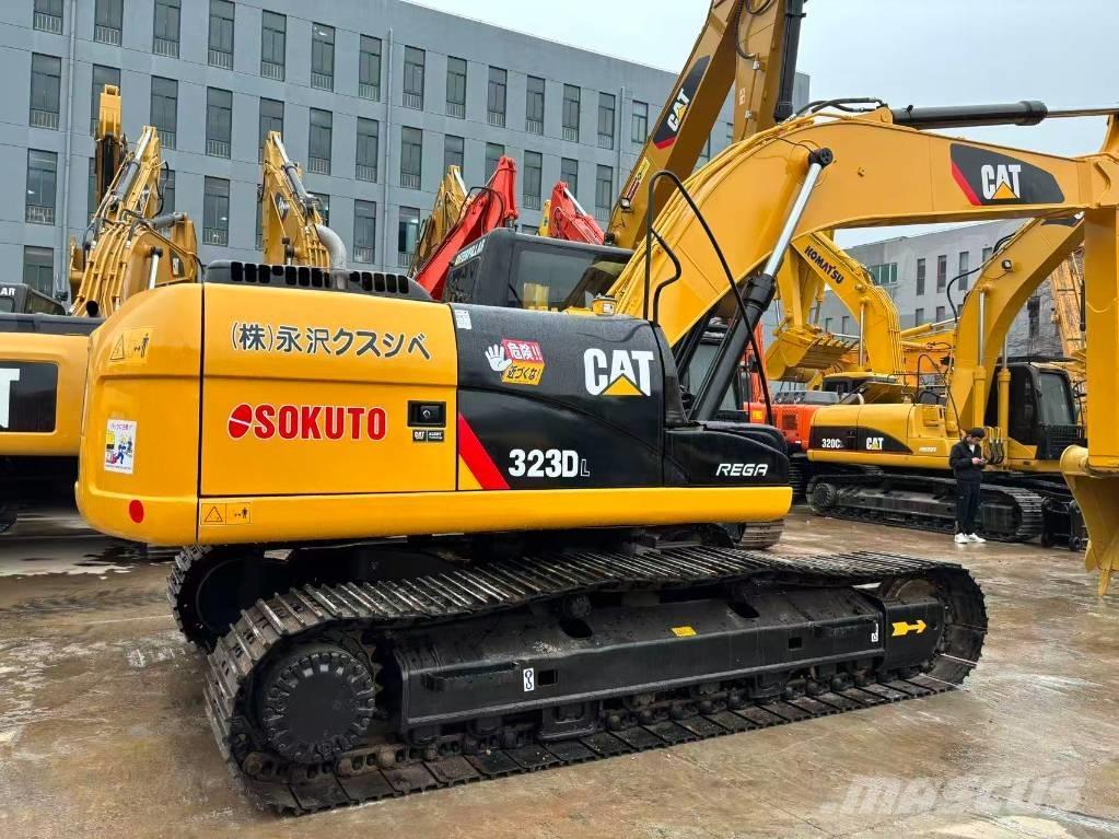 CAT 323 D L Excavatoare pe șenile
