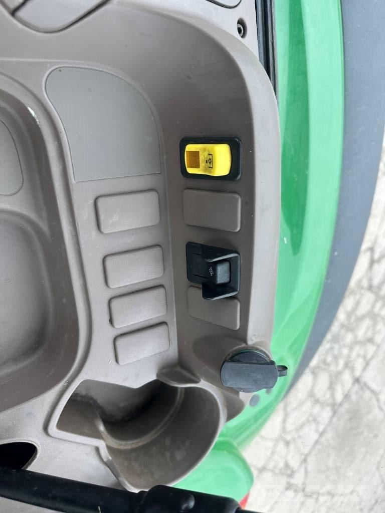 John Deere 5090 M Tractoare