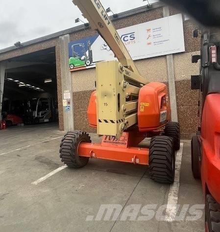 JLG 520 AJ Nacele cu brat articulat