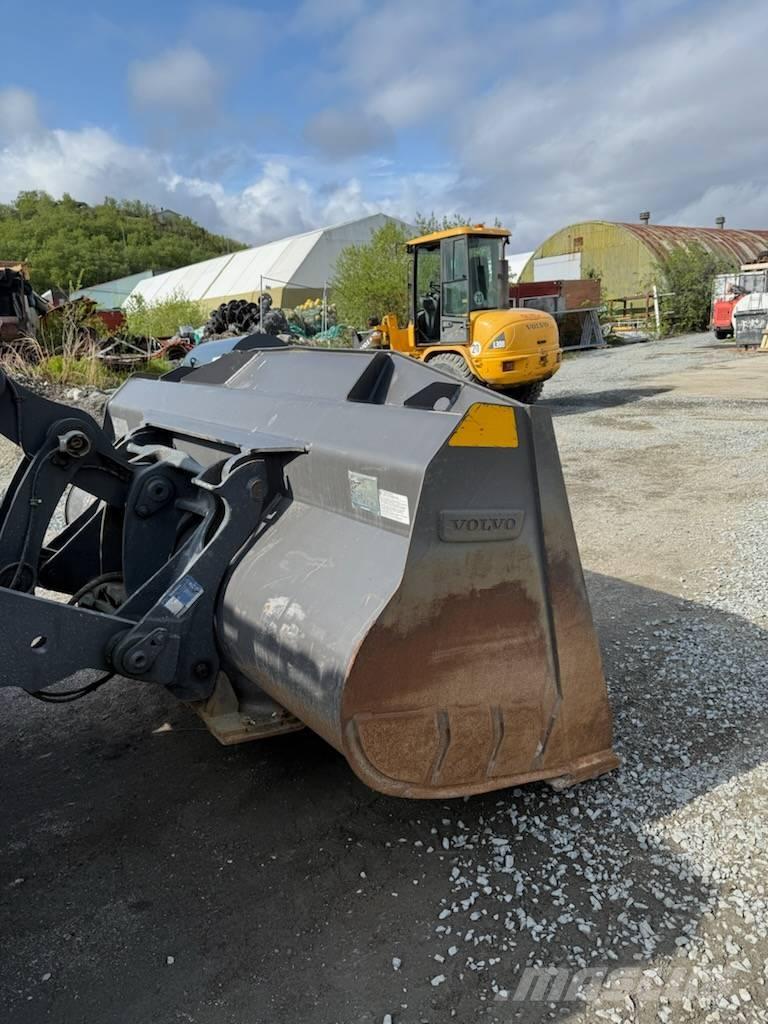 Volvo L 70 H Incarcator pe pneuri