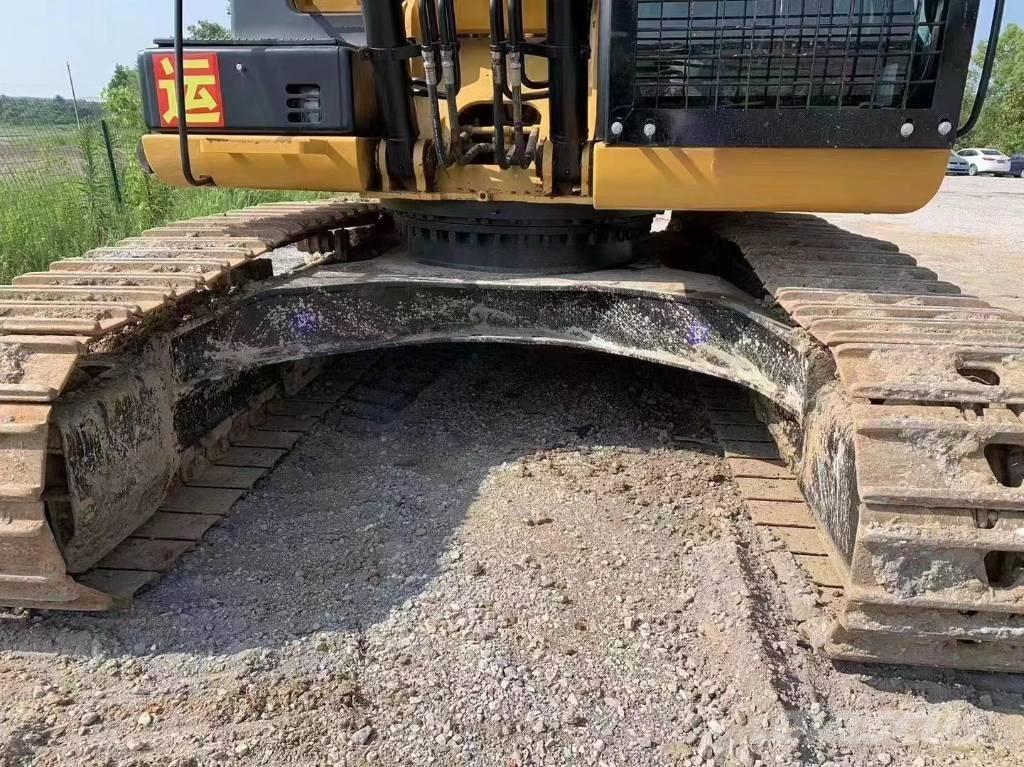 CAT 323 D Excavatoare pe șenile
