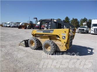 John Deere 325 Mini incarcator