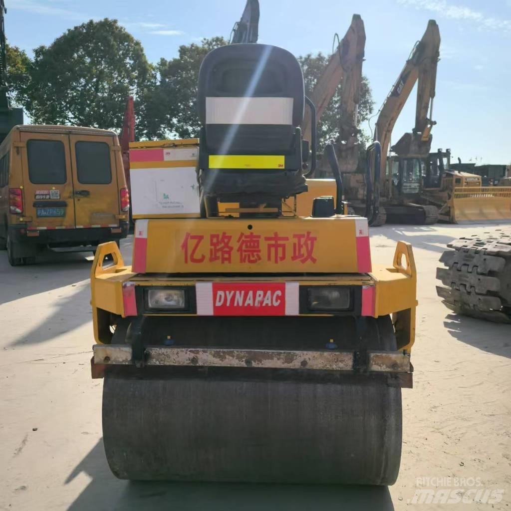 Dynapac CC 142 Cilindri compactori dubli