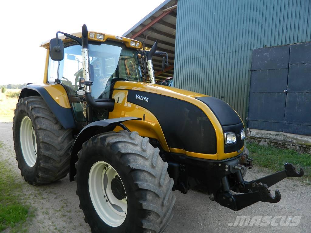 Valtra T 140 Tractoare