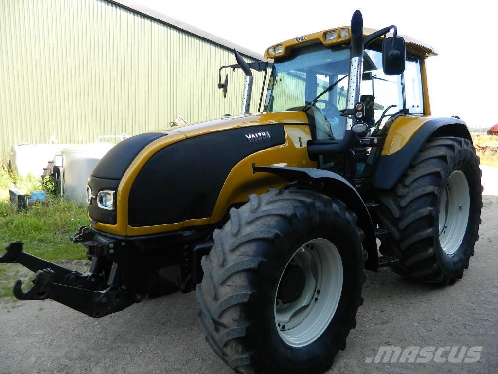 Valtra T 140 Tractoare