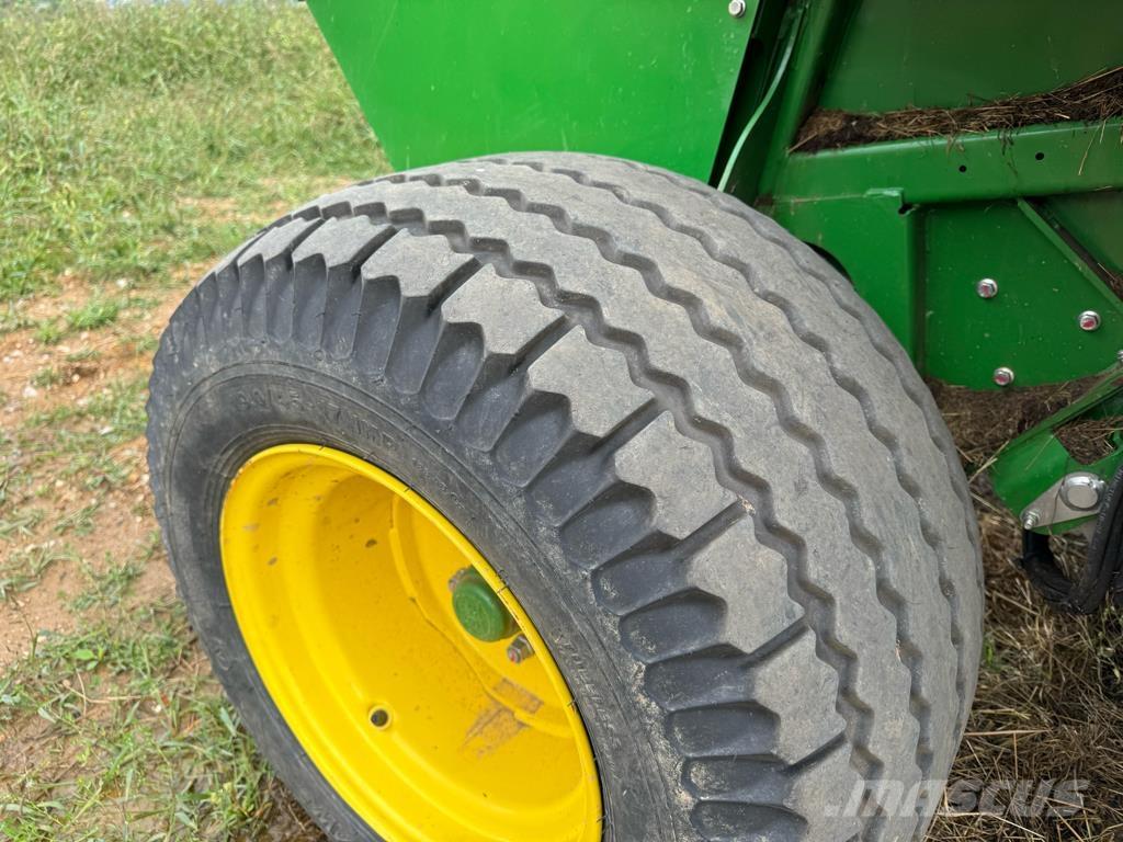 John Deere F441M Masina de balotat cilindric