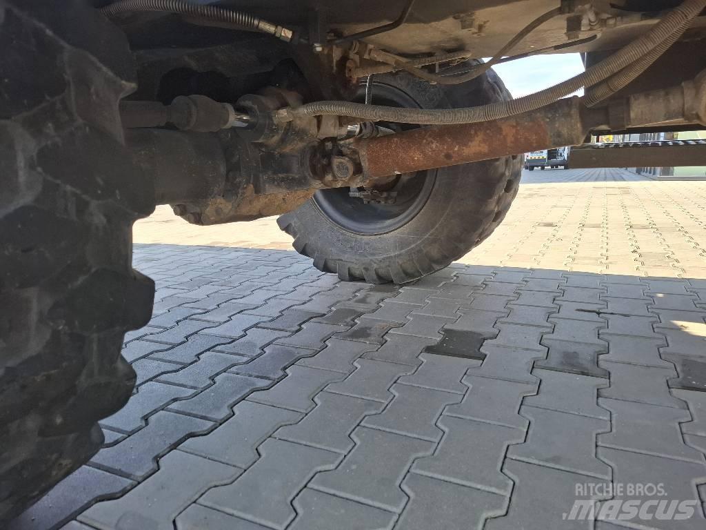 Komatsu PW 148-11 Excavatoare cu roti