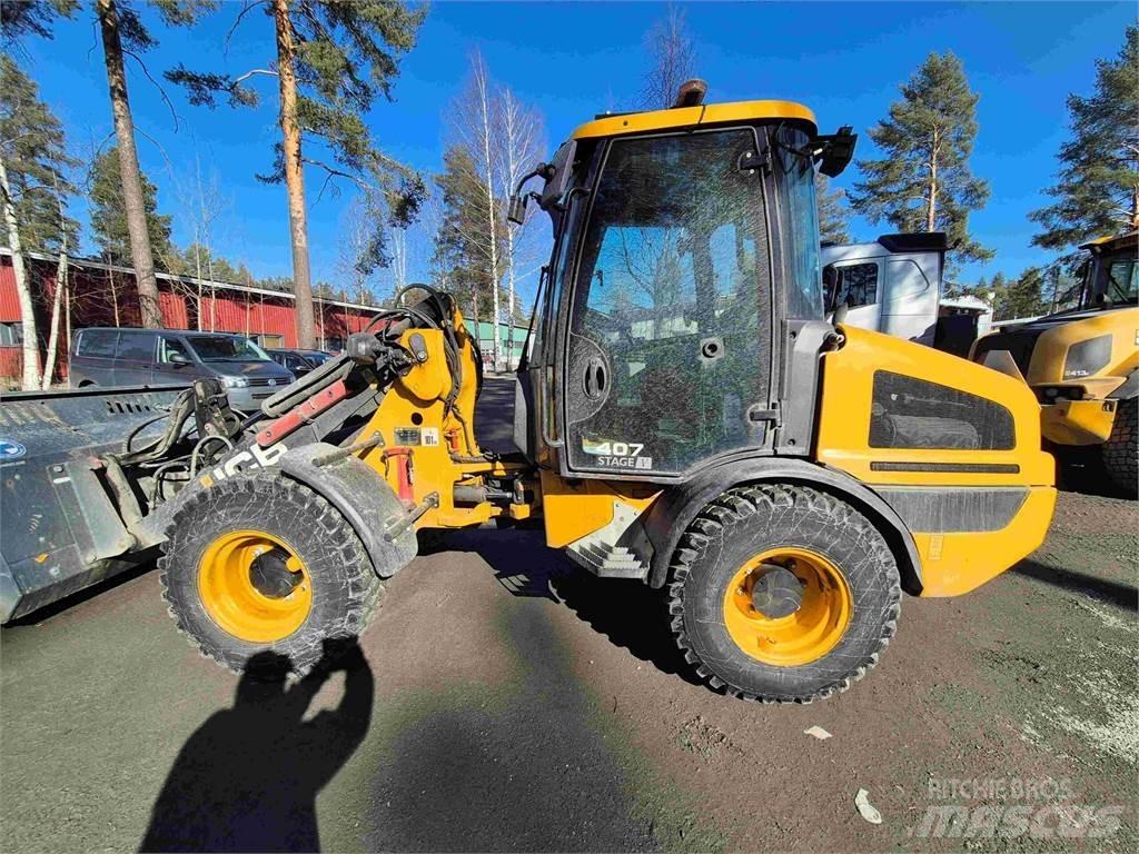 JCB 407 Incarcator pe pneuri