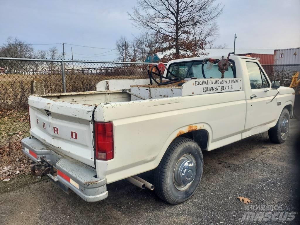 Ford F 250 Municipal/vehicul cu uz general