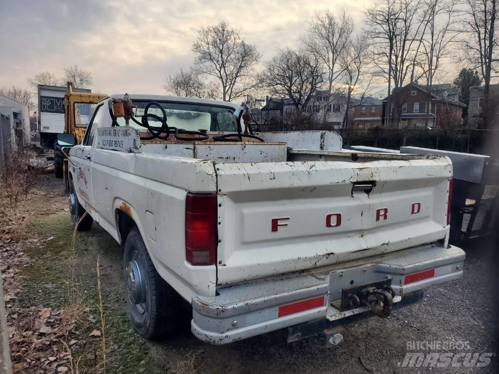 Ford F 250 Municipal/vehicul cu uz general