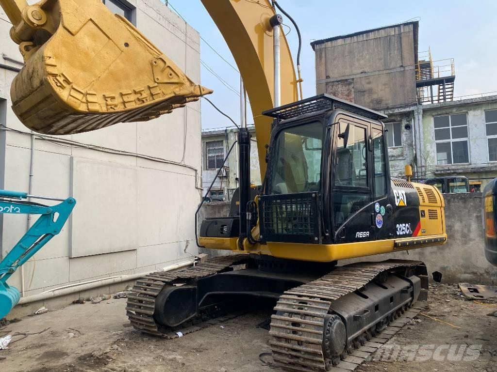 CAT 325 CL Excavatoare pe șenile
