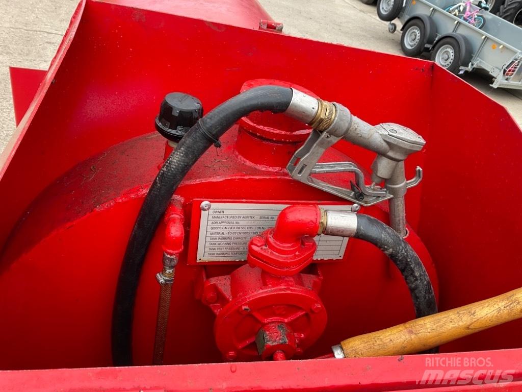  AGRITEK FUEL BOWSER Rezervoare de carburanți și aditivi