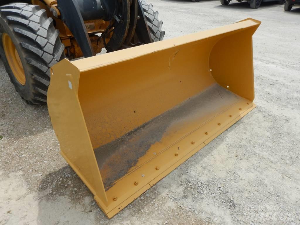 John Deere 244K Incarcator pe pneuri