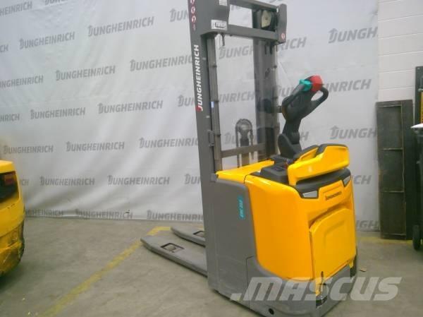 Jungheinrich ERC 212 Transpaleti autopropulsanti