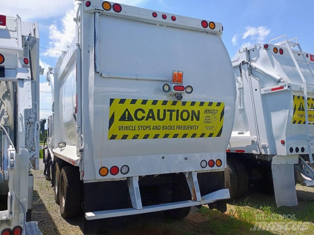 Mack MRU 613 Camion de deseuri