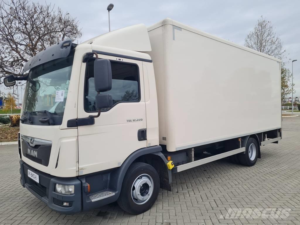 MAN 12.220 / 5.5m / LIFT Autocamioane