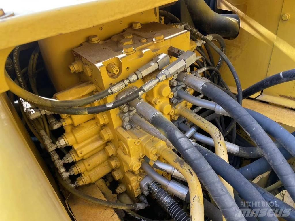 Komatsu PC 220-7 Excavatoare pe șenile
