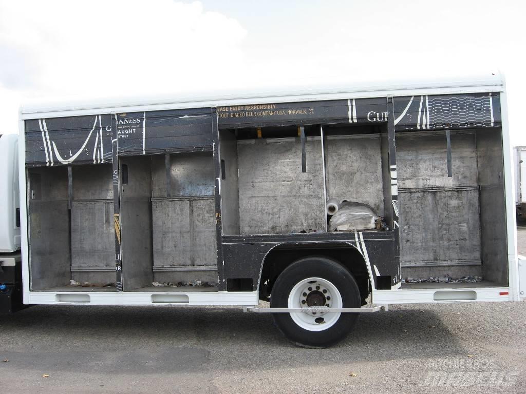 International 4300 Remorci transport bauturi