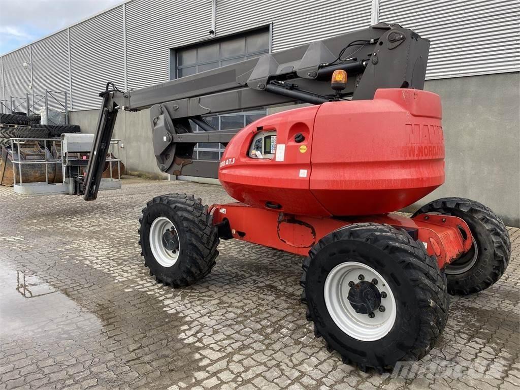 Manitou 200ATJ RC Nacele cu brat articulat