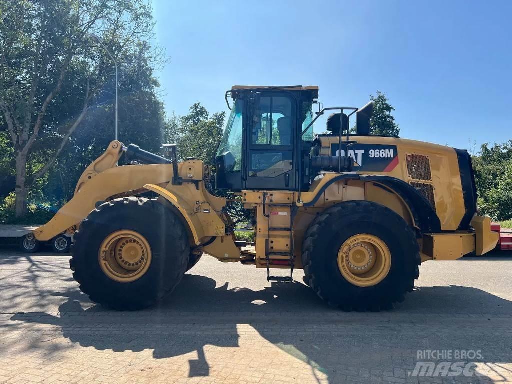 CAT 966M Incarcator pe pneuri