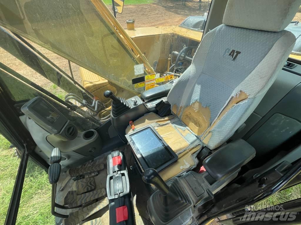CAT 320 D L Excavatoare pe șenile
