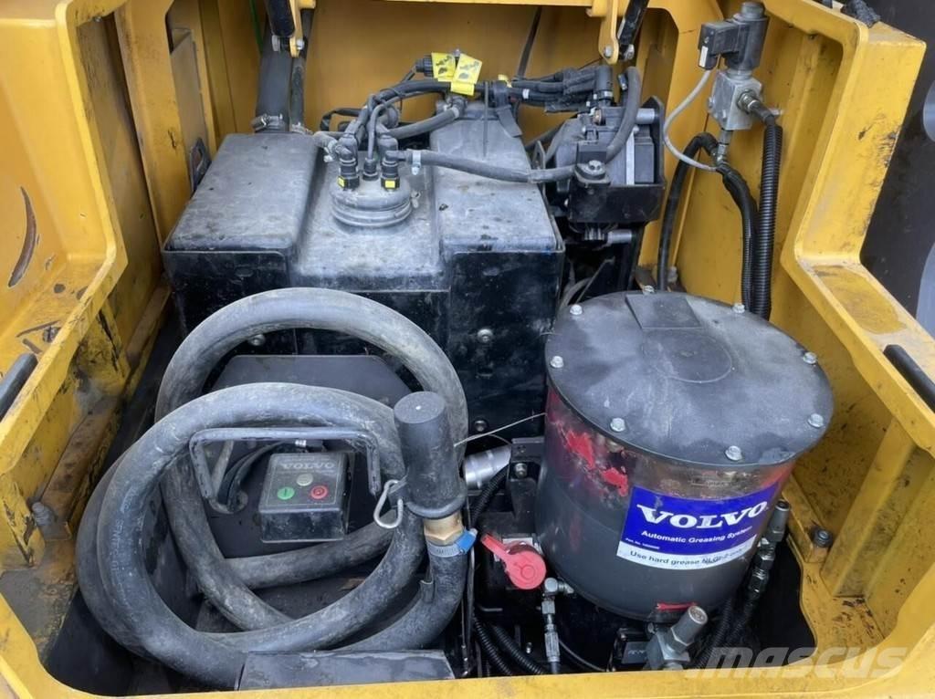 Volvo EC300 E Excavatoare pe șenile

