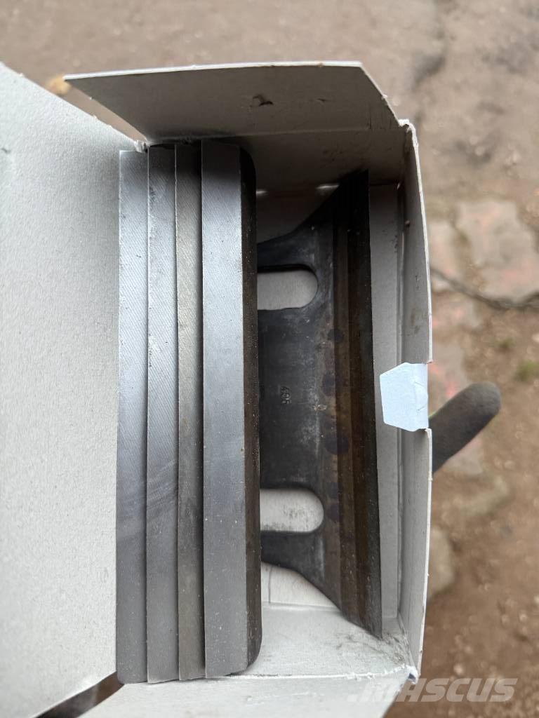 JF FCT 1350 Culegatoare de nutret