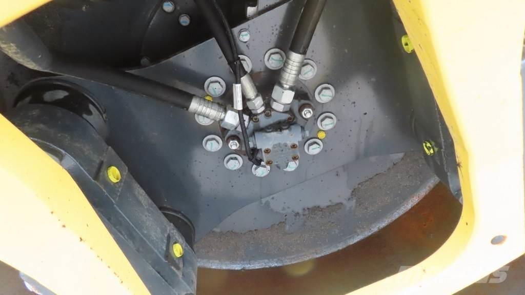 Bomag BW151 AD-5 Cilindri compactori dubli
