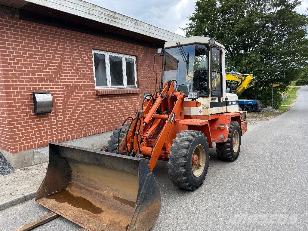 Schaeff SKL 821 Incarcator pe pneuri