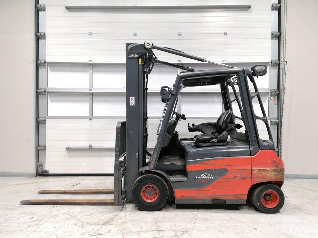 Linde E30-01 Stivuitor electric