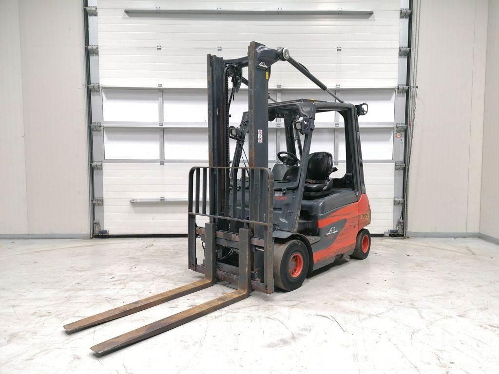 Linde E30-01 Stivuitor electric