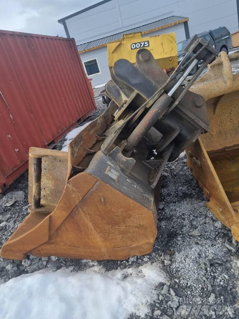 Komatsu HB 365 LC Excavatoare pe șenile
