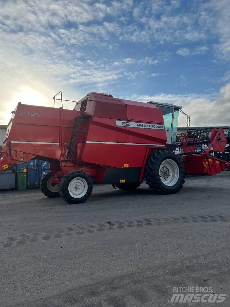 Massey Ferguson 22 Combine de secerat