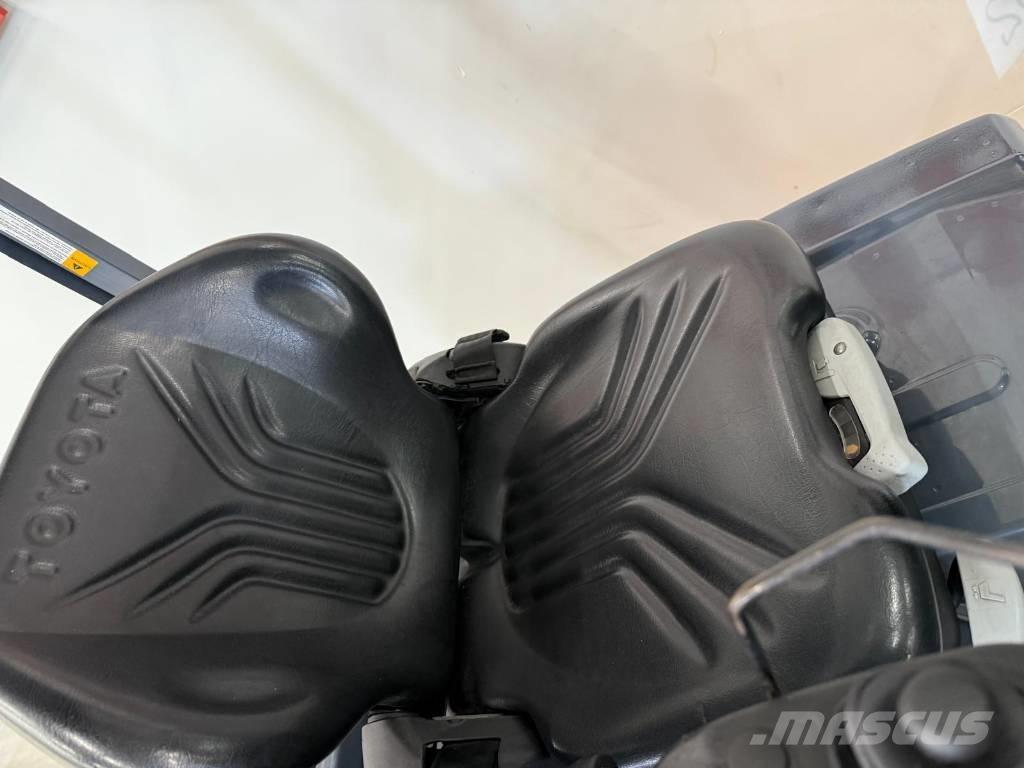 Toyota 11032 - 8FBM16T Stivuitor electric