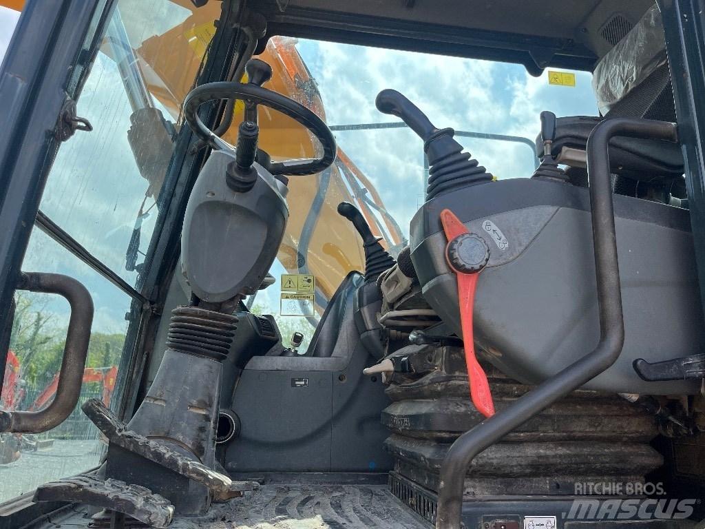 Hyundai HW140 Excavatoare cu roti