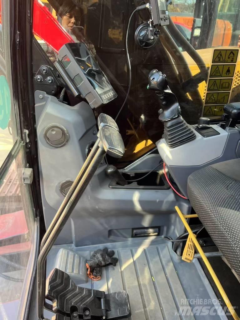 CAT 310 Excavatoare pe șenile
