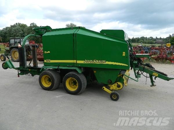 John Deere 678 Masina de balotat cilindric