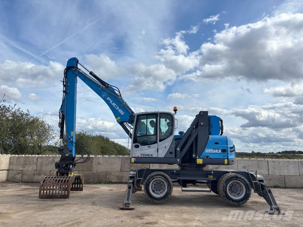 Fuchs MHL 250 Paleta de manipulare