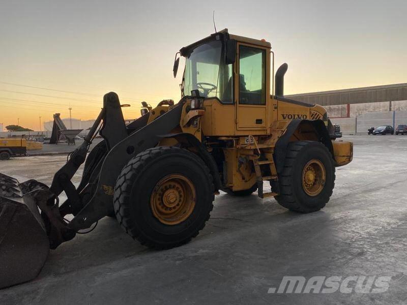 Volvo L 90 E Incarcator pe pneuri