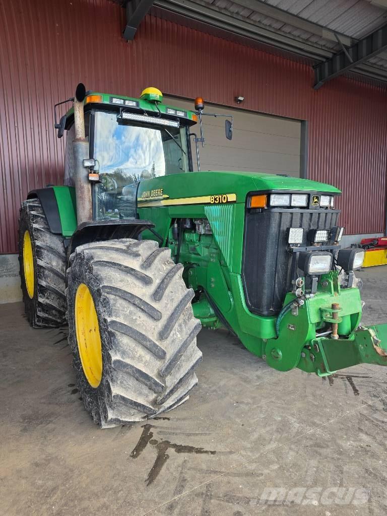 John Deere 8310 Tractoare