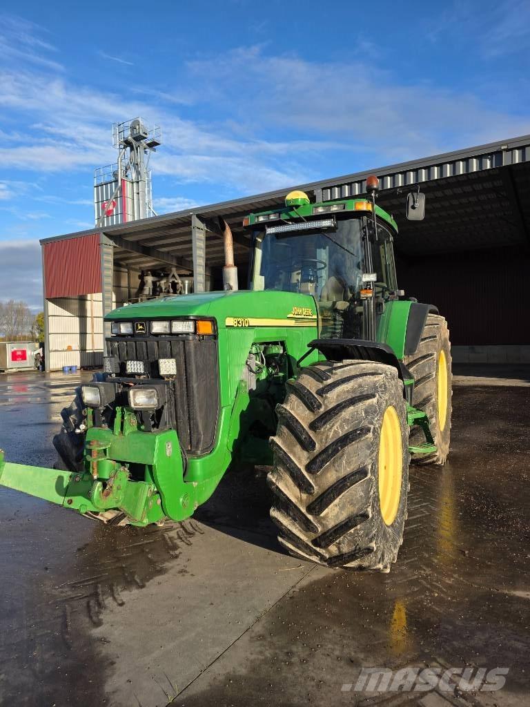 John Deere 8310 Tractoare