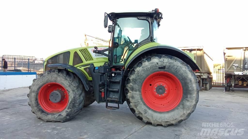 CLAAS Axion 920 Tractoare